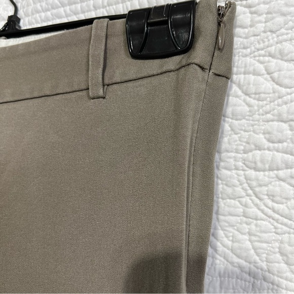 Babaton Women's Elliott Bi Stretch Oxford Tan Skinny Pants, Size 2 - Picture 6 of 10